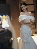 Off The Shoulder Trumpet Mermaid Satin Bow Wedding Dress