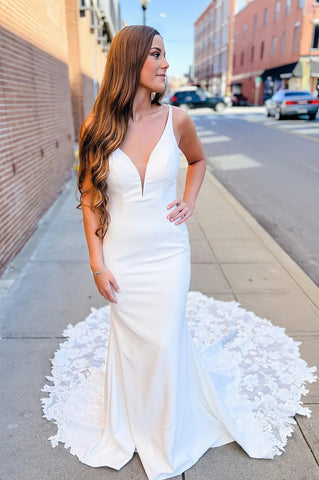 White Satin V-Neck Appliques Mermaid Wedding Dress