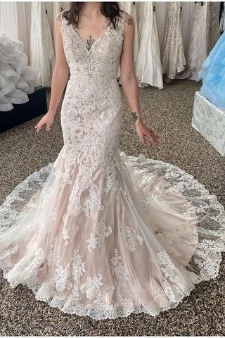 Dusty Pink Lace Trumpet Mermaid V Neck Beading Wedding Dress