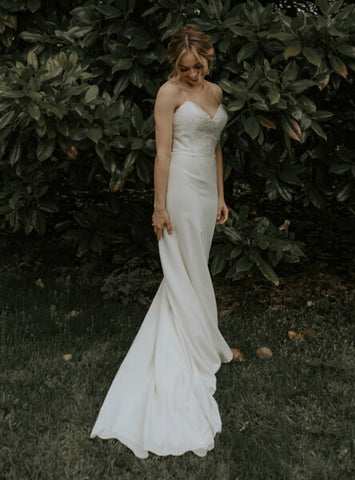 White Sheath Appliques Satin Spaghetti Straps Wedding Dress