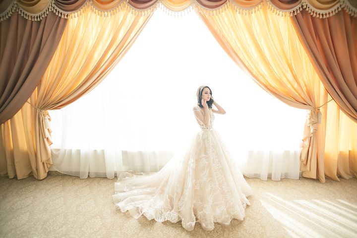 Go for ball gown dress to look more beautiful on your wedding