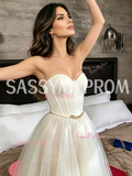 White Sweetheart A Line Tulle Homecoming Dress
