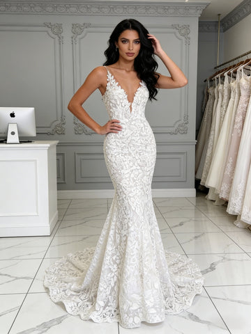Lace Simple V Neck Trumpet Mermaid Wedding Dress