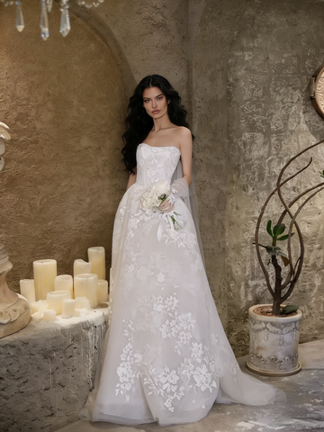 Straplss A Line Tulle Appliques Wedding Dress