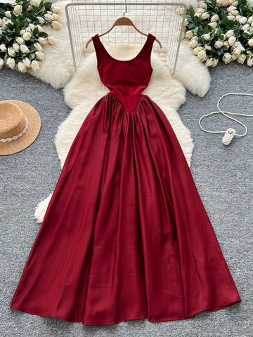 Flowing Skirt Flattering Red Sleeveless Dress