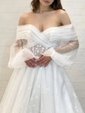 Long Sleeve Appliques A Line Tulle Wedding Dress
