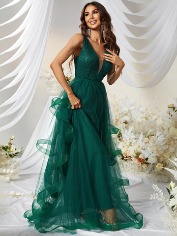 twilight prom dress Next up, Edward's prom suit! Unfortunately, I don't know anything more then that it is a Gucci suit but would love more info if anyone has it Mentioned in the episode
