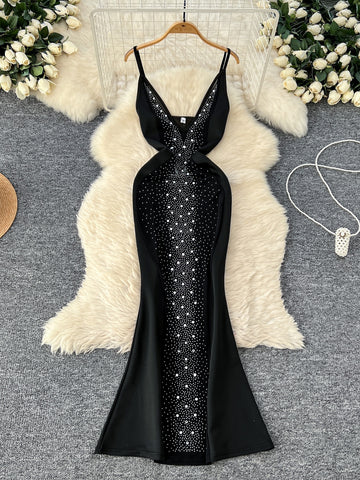 Dazzling Rhinestones Figure-Hugging Black Dress