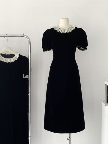 Vintage-Inspired Classy Black Velvet Midi Dress