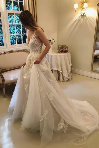 Tulle V-neck Beading Lace Appliques Wedding Dress