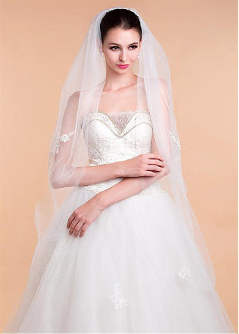 Beautiful Tulle Wedding Veil With Lace Appliques & Pearls