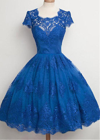 Romantic Tulle Scoop Neckline Ball Gown Homecoming Dresses With Lace Appliques