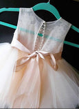 Cute Tulle  Flower Girl Dresses With Lace Appliques