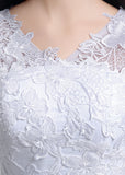 Fashionable Tulle V-Neck A-Line Knee Length Wedding Dresses With Lace Appliques