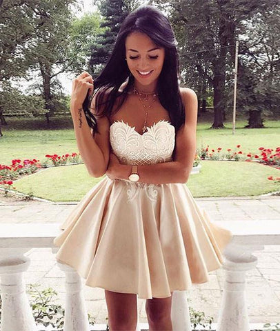 Champagne Sweetheart Lace Applique Short Homecoming Dress