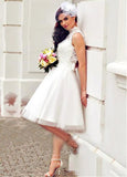 Knee-Length Wedding Dress With Lace Appliques