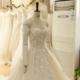 Handmade Flowers Lace Wedding Dresses