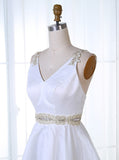 V-Neck Short White Satin Homecoming Dress with Appliques