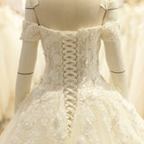 Handmade Flowers Lace Wedding Dresses