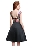 Exquisite Satin V-neck Neckline Knee-length A-line Homecoming Dresses With Lace Appliques