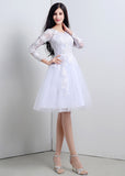 Fashionable Tulle V-Neck A-Line Knee Length Wedding Dresses With Lace Appliques