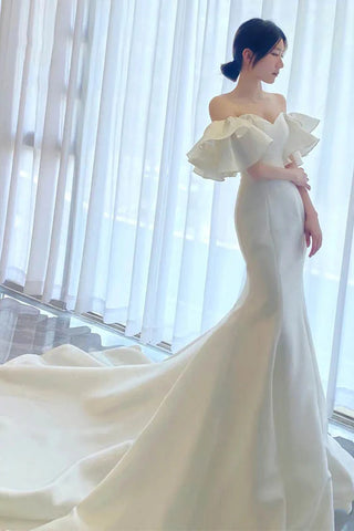 Simple Sweetheart Ruffles Mermid Satin Wedding Dress